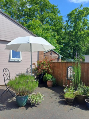 Garden Apartment Morpeth- with lockable bike storage!